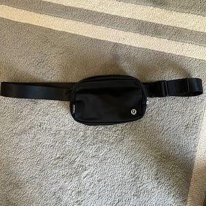 Lululemon Everywhere Belt Bag 1L Black Unisex NWT